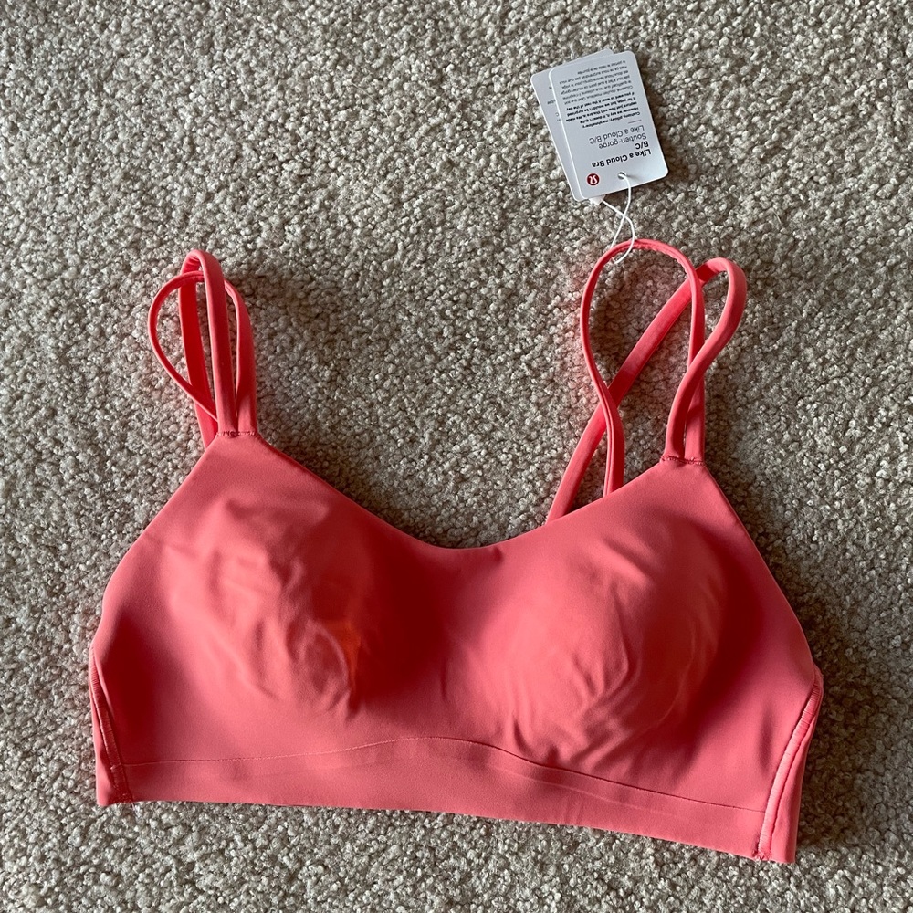 Lululemon like a cloud bra
